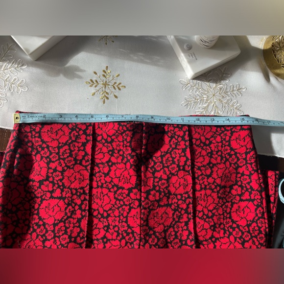 Anthropologie Maeve The Margot Kick-Flare Cropped Pants Red Floral Motif Medium - Picture 8 of 8